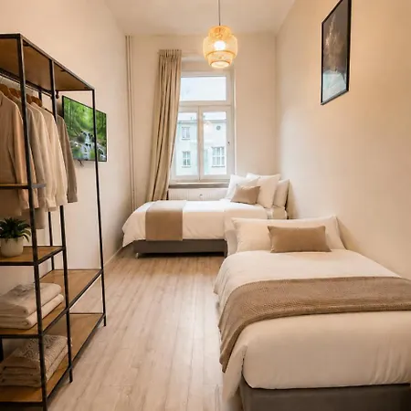 Helle In Zentraler Lage - 4 Zimmer, Boxspringbetten, Wifi, Kueche, Self Check-in *