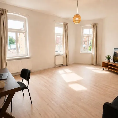 Apartment Helle In Zentraler Lage - 4 Zimmer, Boxspringbetten, Wifi, Kueche, Self Check-in Bitterfeld-Wolfen