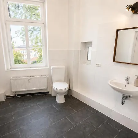 Apartment Helle In Zentraler Lage - 4 Zimmer, Boxspringbetten, Wifi, Kueche, Self Check-in